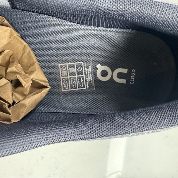 On Running Men's Light Gray Athletic Shoes - Picture 10 of 10